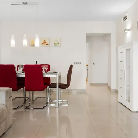Cortijo Del Mar 2-bed With Pool & Garden 아파트