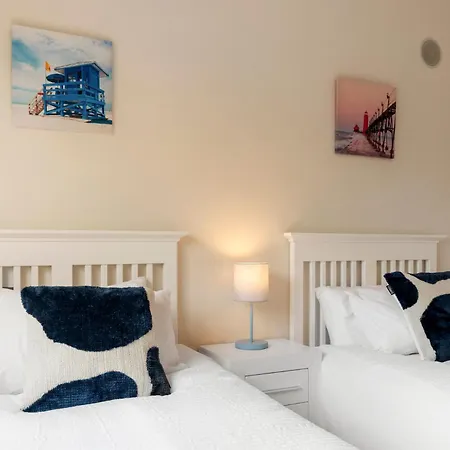 Cortijo Del Mar 2-bed With Pool & Garden 에스테포나