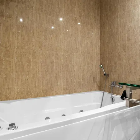 아파트 Cortijo Del Mar 2-bed With Pool & Garden 에스테포나